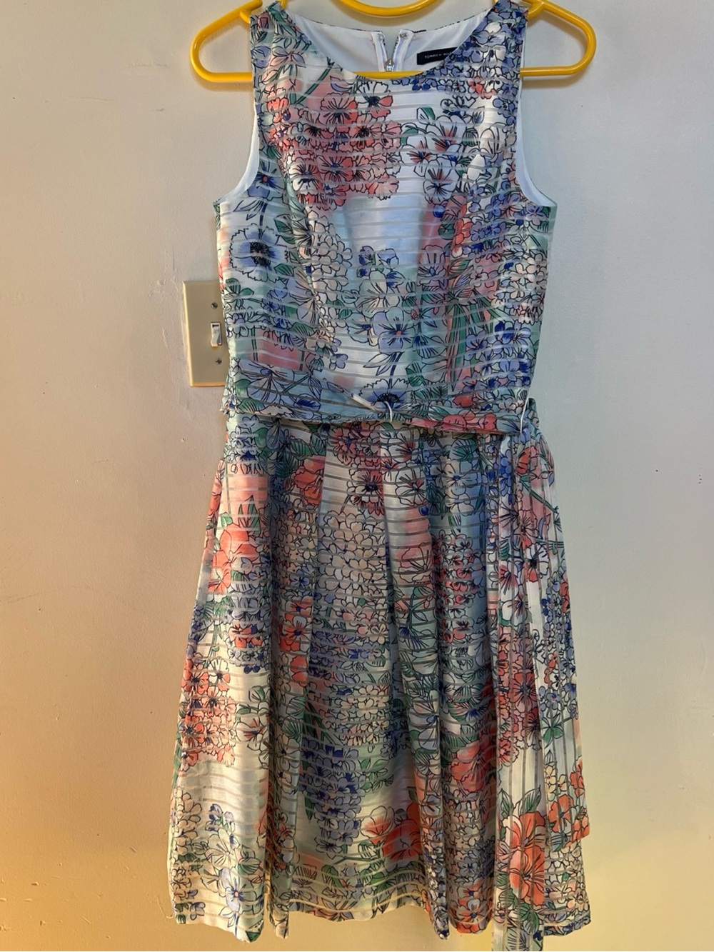 Tommy Hilfiger Pastel Floral Sleeveless knee length Dress in Blue, Pink & Green